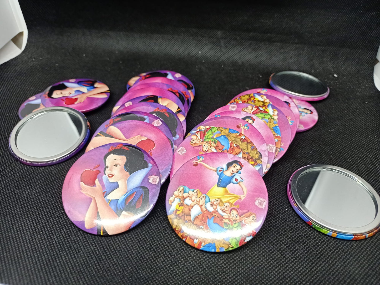 SPECCHIETTO ROTONDO 5,8 CM PERSONALIZZATO